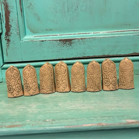 Studio Anne Carlton Isle Of Lewis Chess Set with Board - Picture 4 of 12